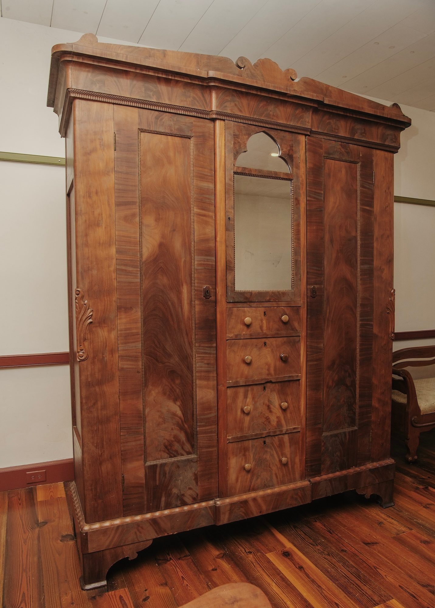 Thomas Day Furniture LF