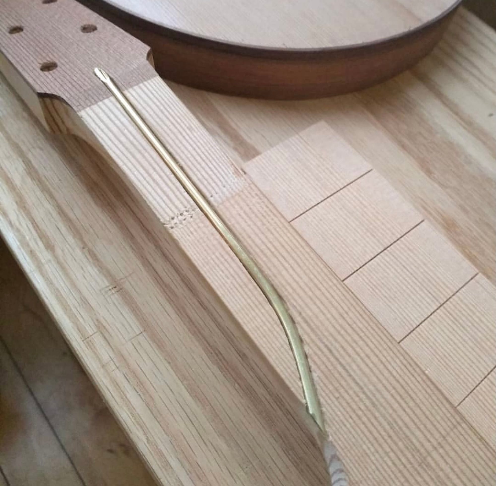 Tom Lees Banjo in Process 4