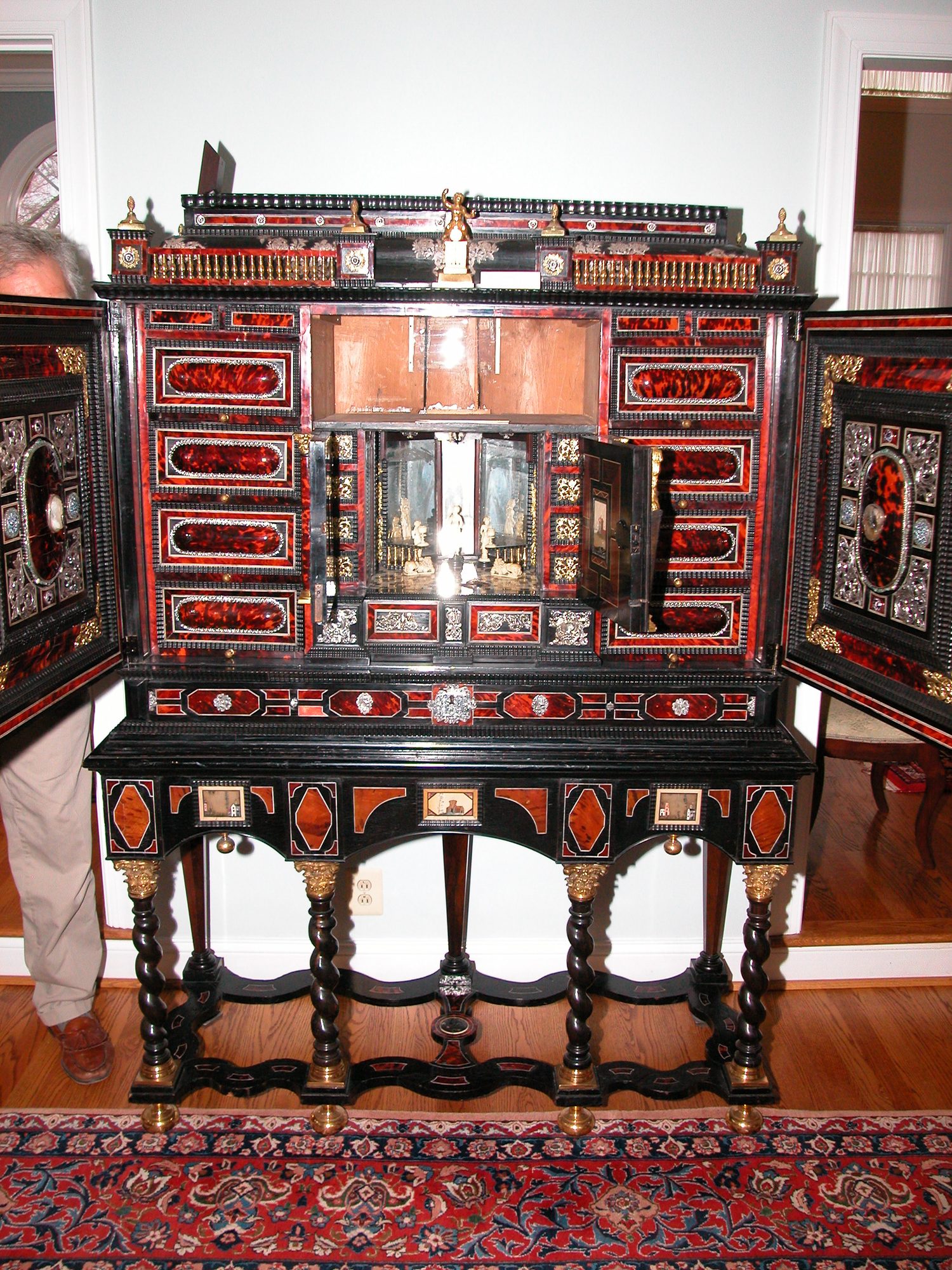 Prince Frederick Henry Cabinet Open