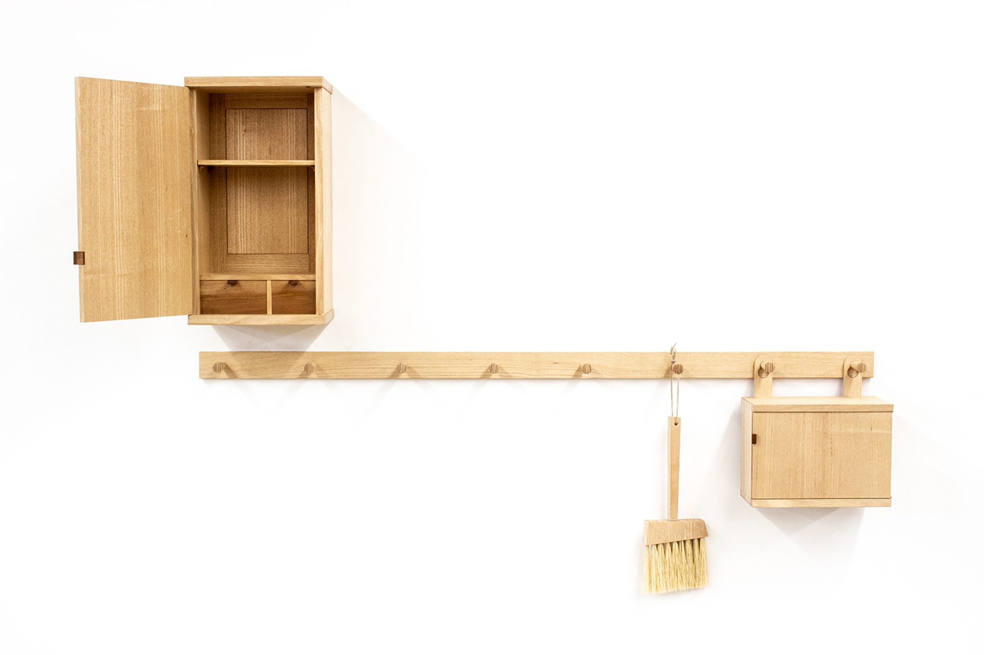 Krenov Cho Ash Entry Cab