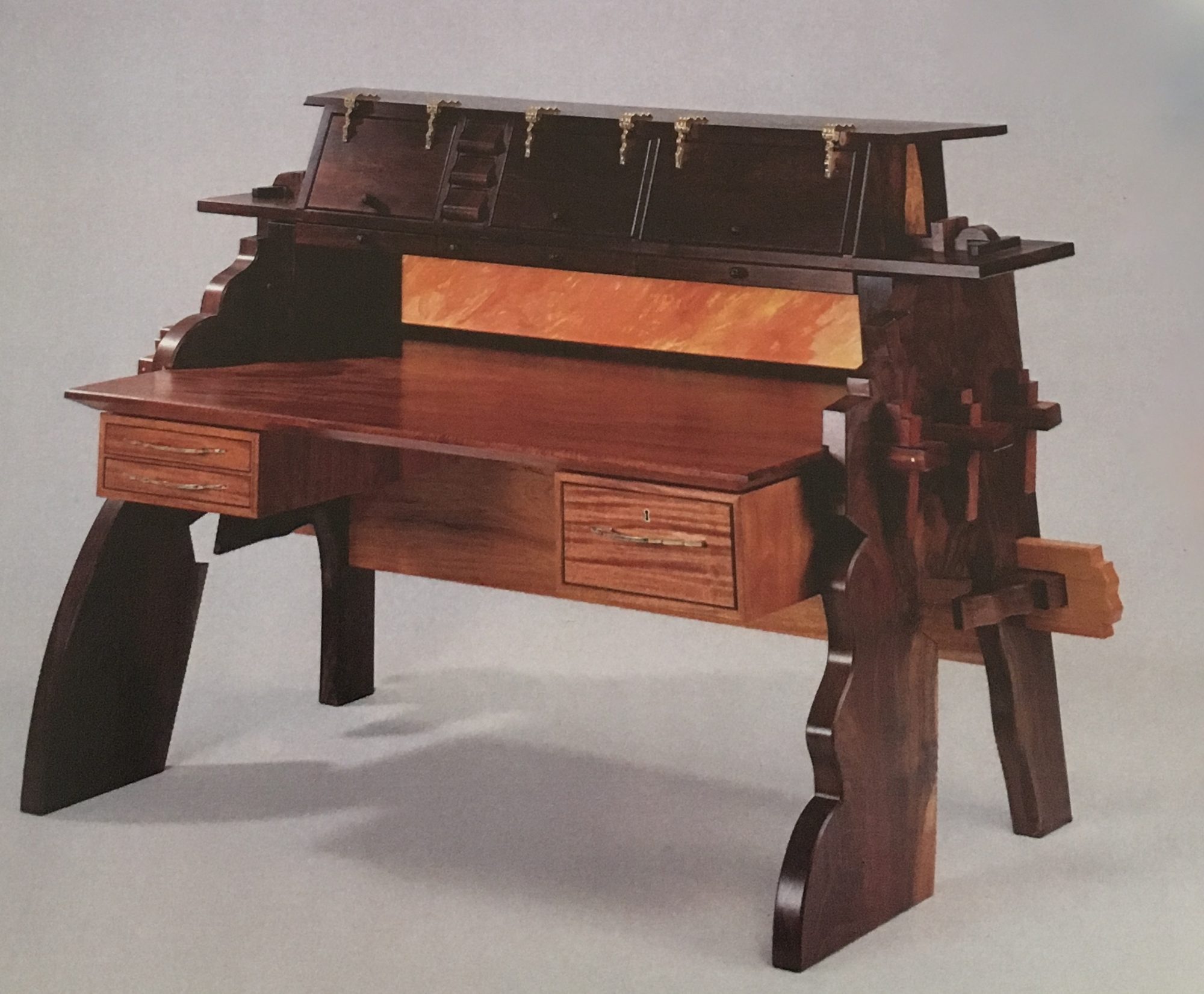 GKB Desk