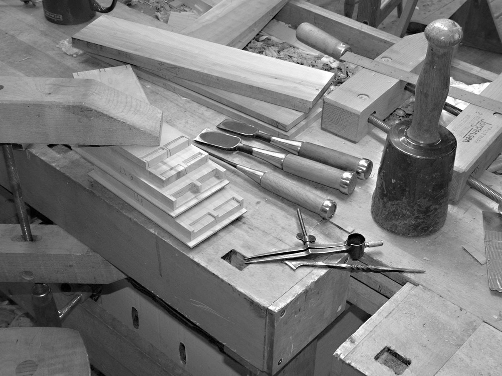 Hand Cutting Dovetails