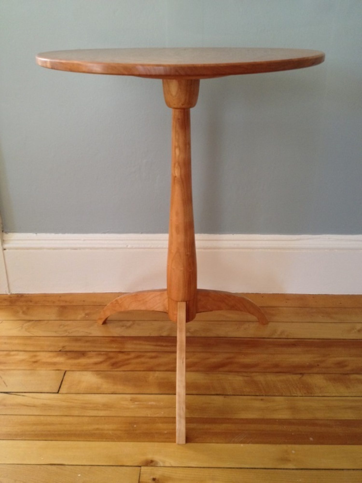 Cherry Round Stand