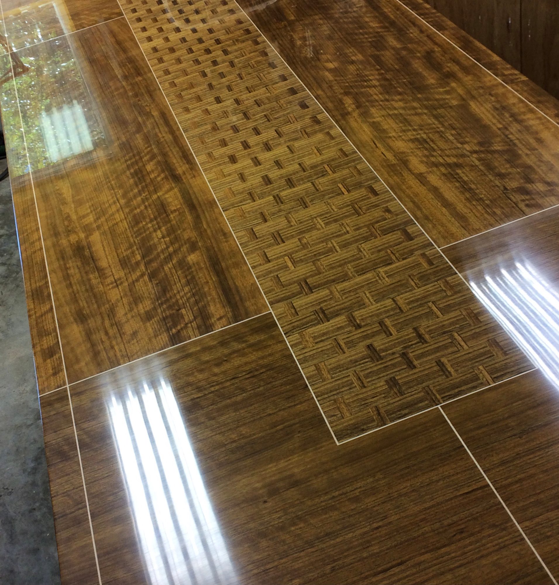 Shedua Dining Table