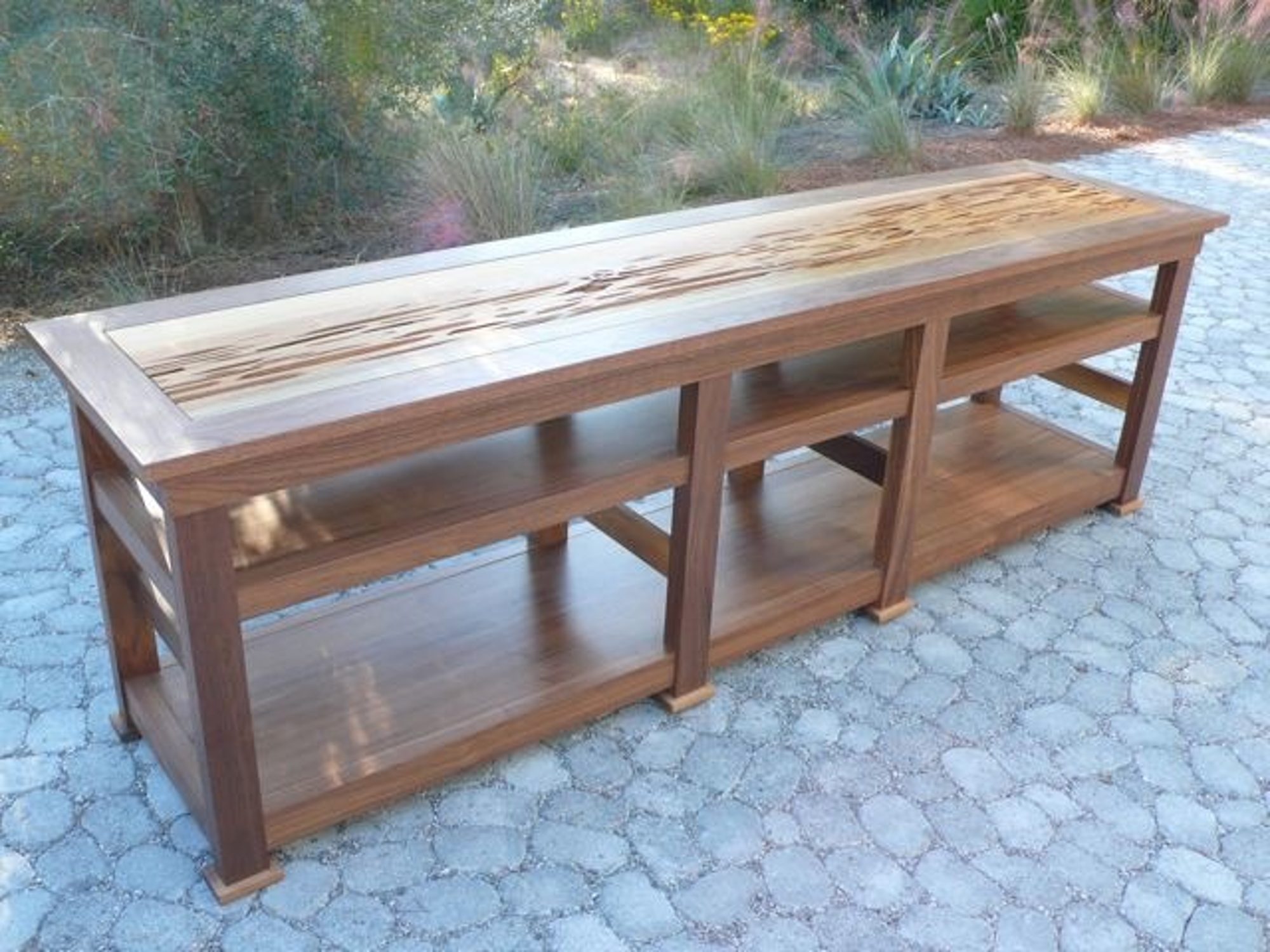 Pecky AV Console