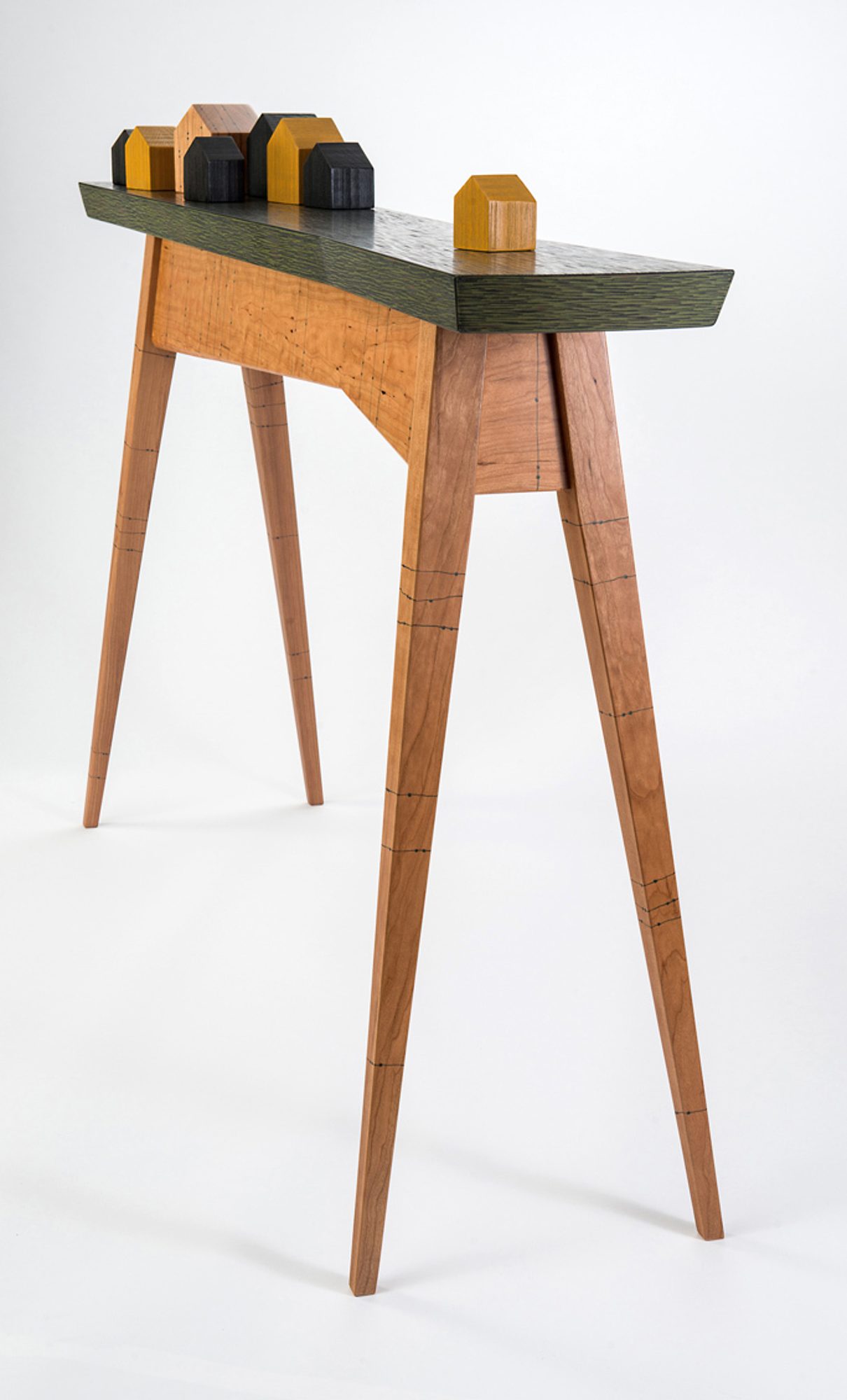 Near/Afar Table, angle