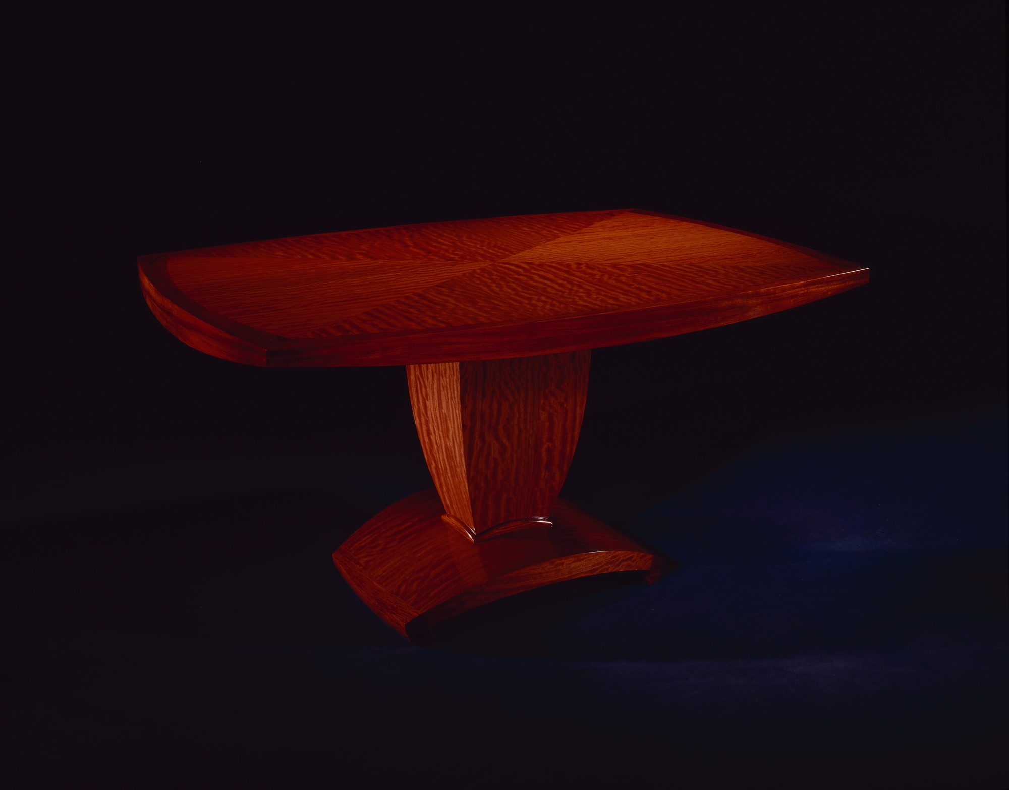 Majesty Table
