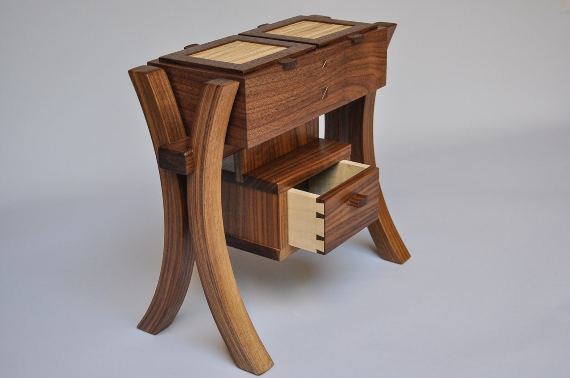 Box on Stand