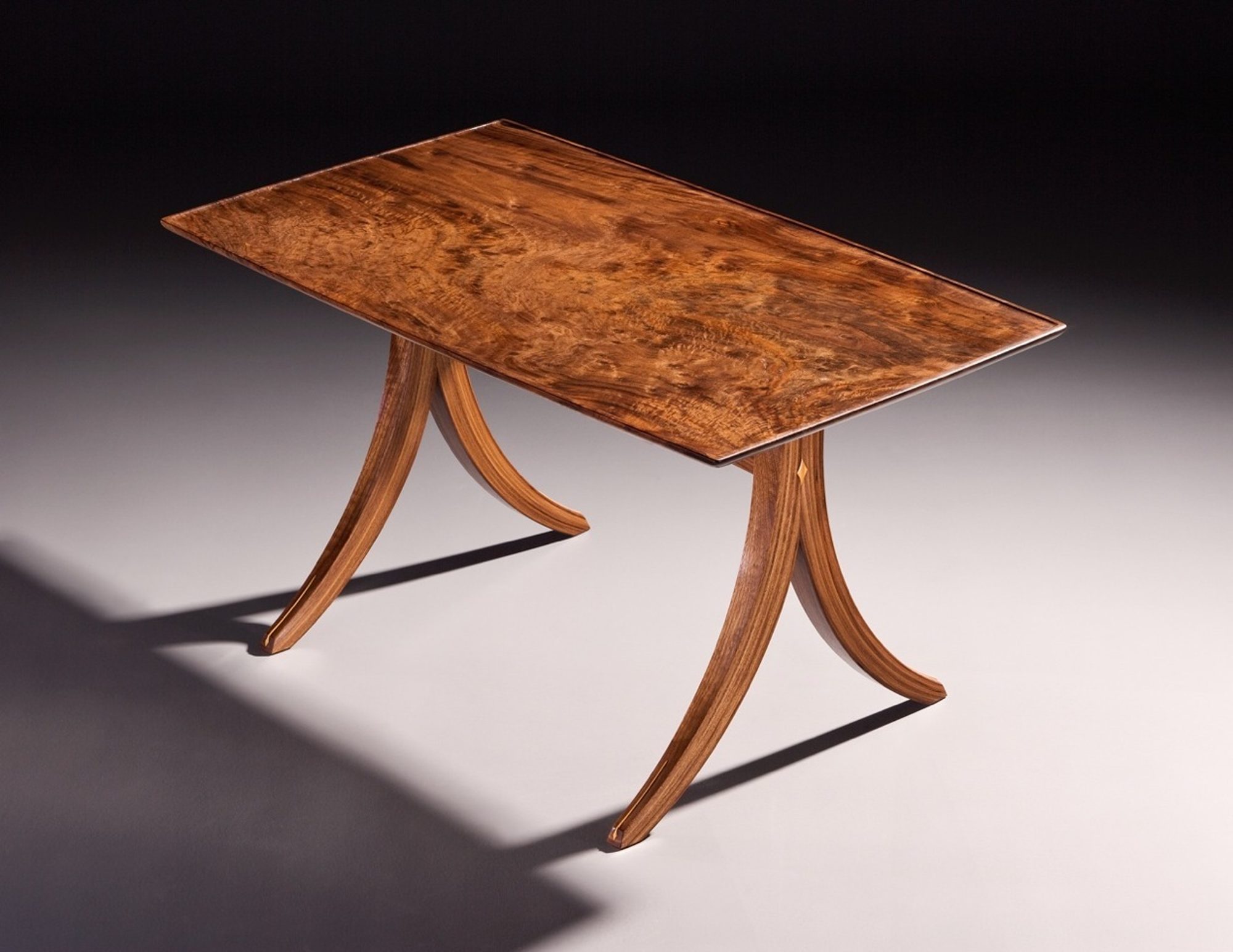 Den Table