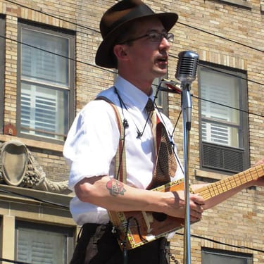 Zeke Leonard