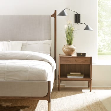 MT Walnut Grove Bedroom Detail