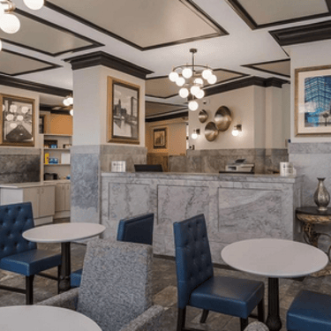 SYR BW Lobby