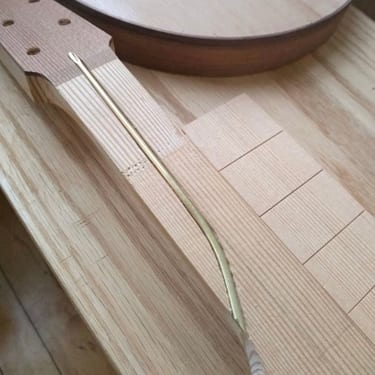 Tom Lees Banjo in Process 4