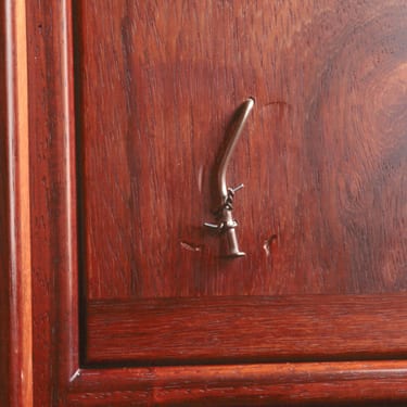 GKB Nail cabinet detail
