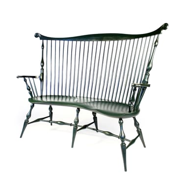 Windsor Comb Back Settee