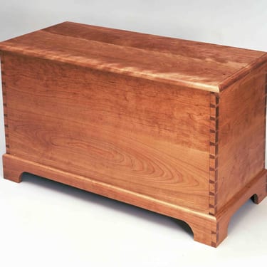 Shaker blanket chest