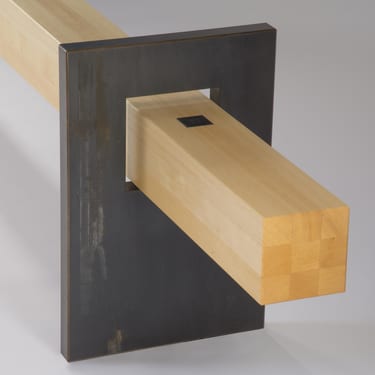 INDOOR HITCHING POST BENCH - DETAIL