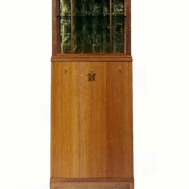 A box for Diamonds and old toothbrushes