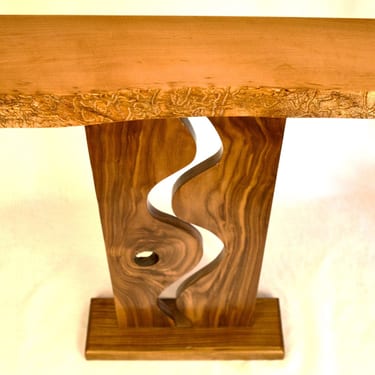 Entry Table: Wave & Knot