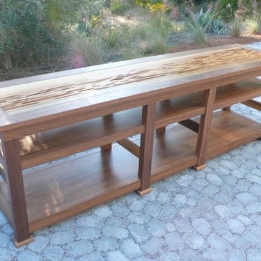 Pecky AV Console