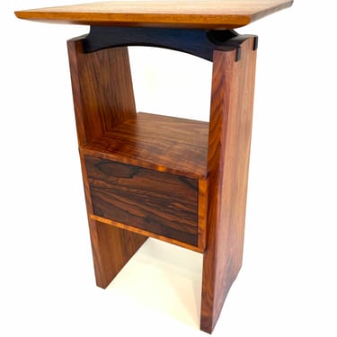 Cloud Display Table