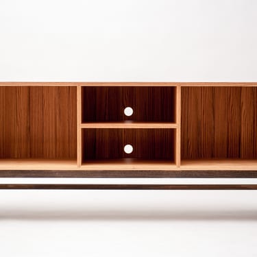 Record cabinet