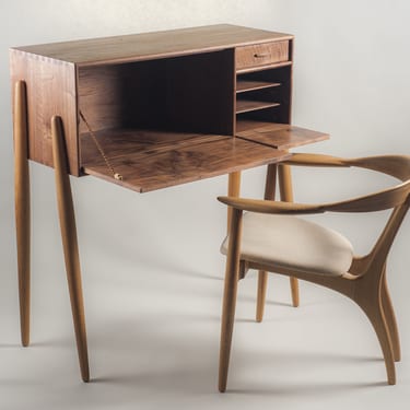 Cali Desk w/ Great Dane Chair
