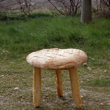 BREAD TABLE