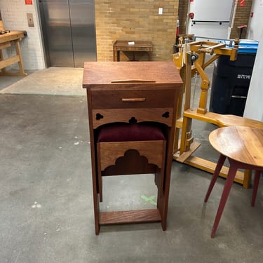 Prayer stool 3