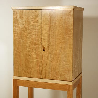 Chaotic Cabinet