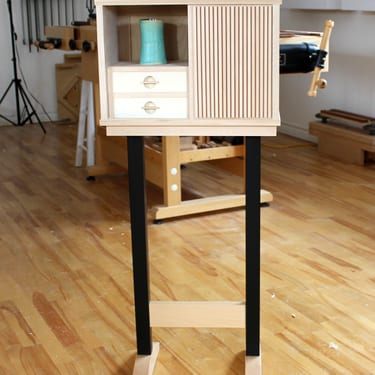 Display Cabinet (Ash, Maple)
