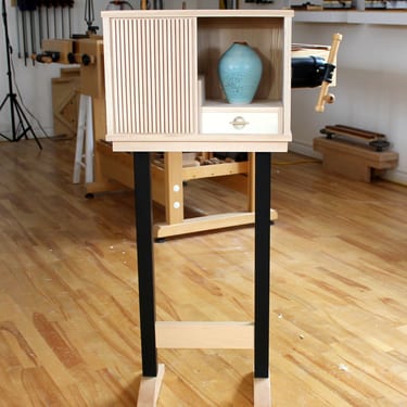 Display Cabinet (Ash, Maple)