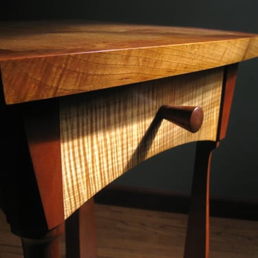 Elipsis End Table