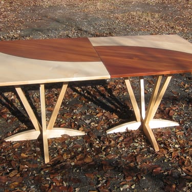 Bahia Cafe Tables
