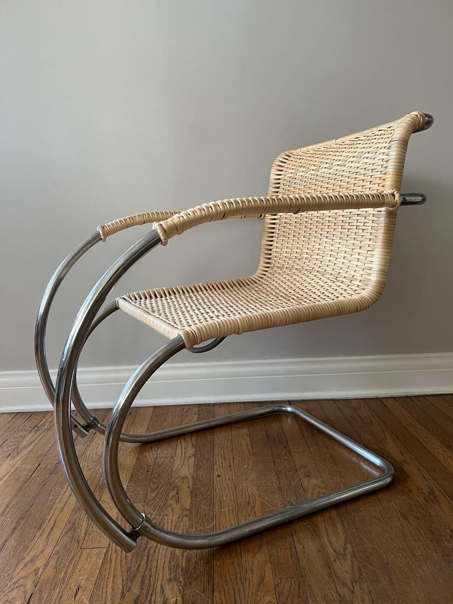 Ludwig Mies van der Rohe MR10 chair