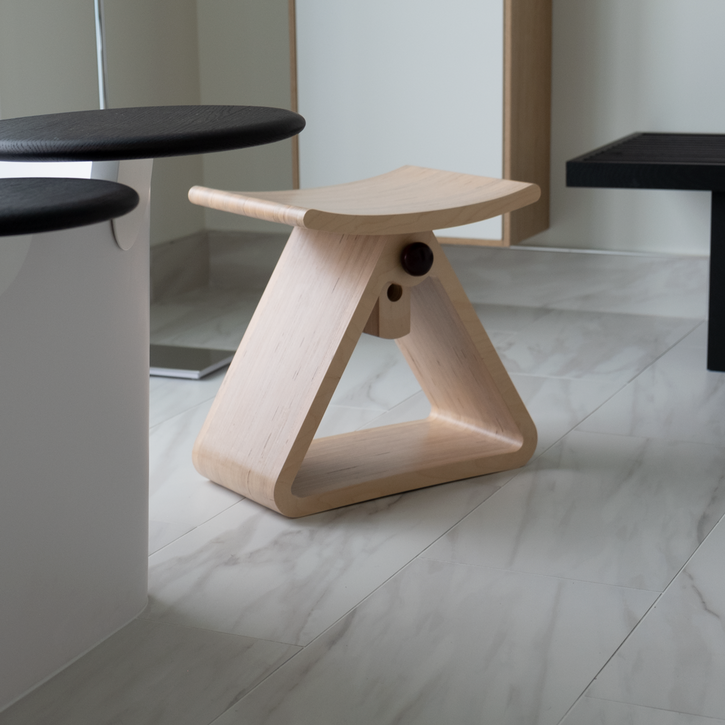 Boraatii stool / end table