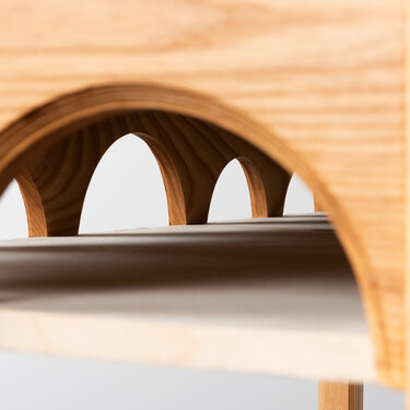 Arched console tabe