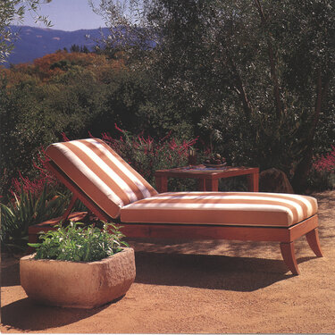 Bay Chaise