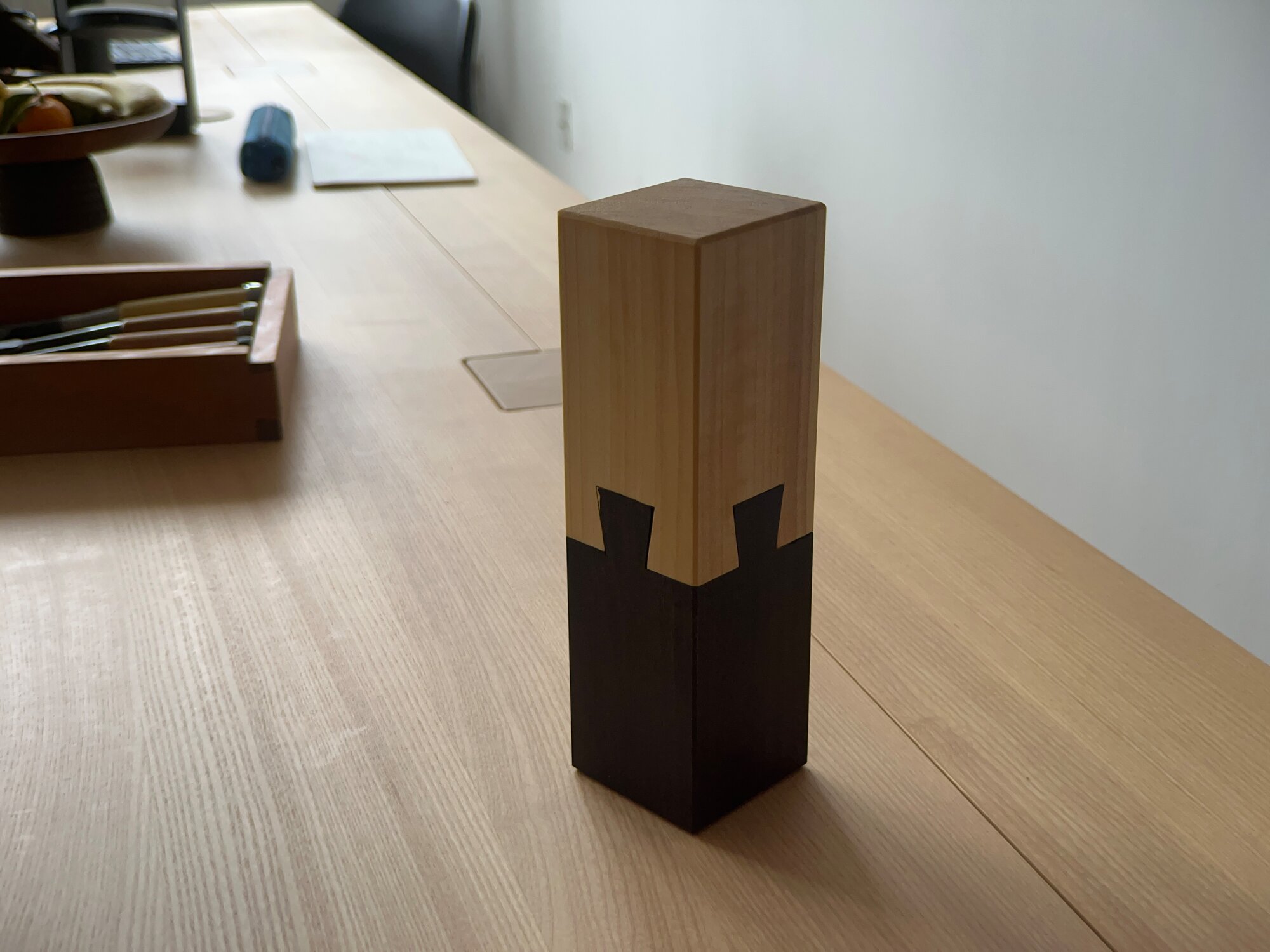 Four-way dovetail joint