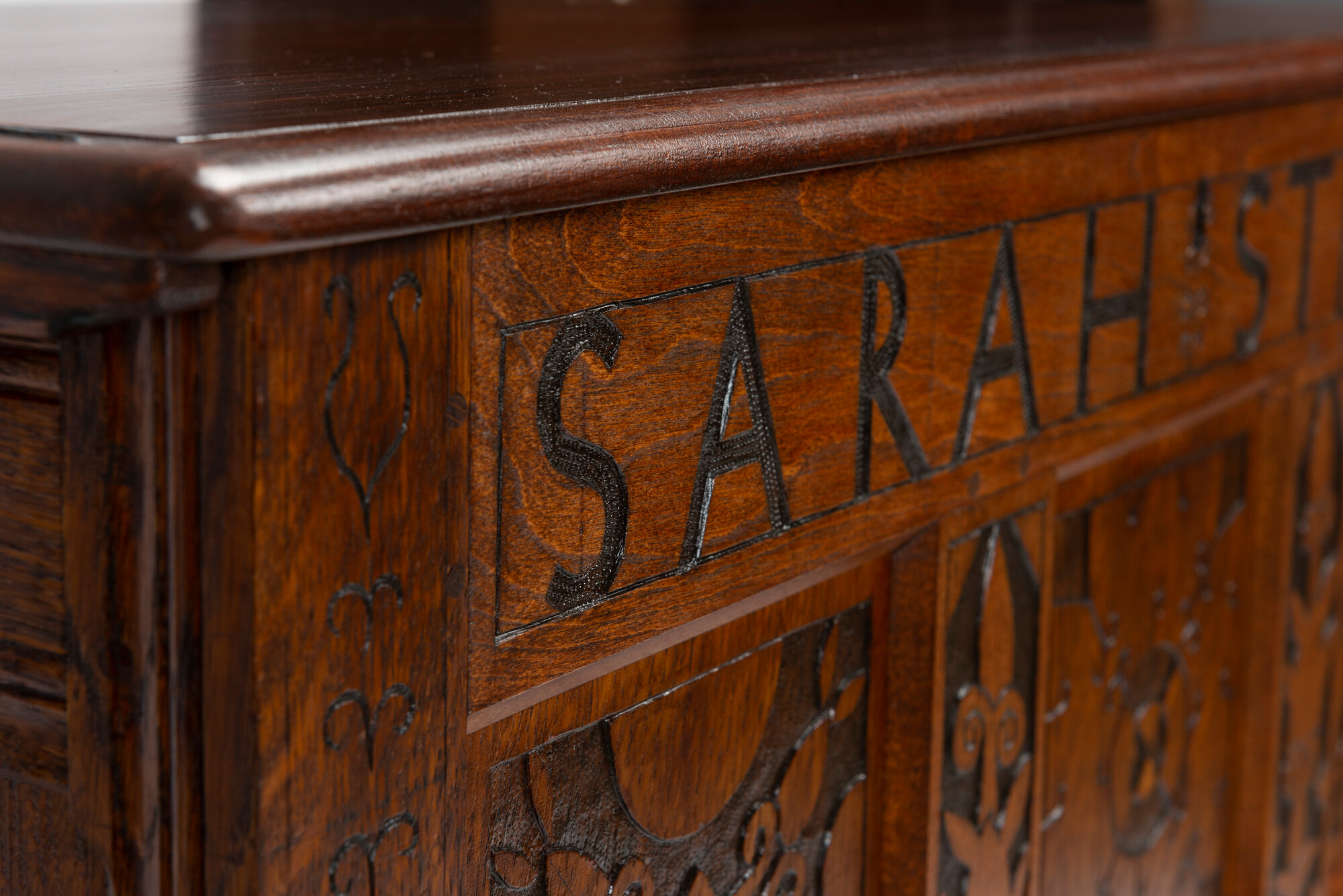 Sarah Strong Chest Replica detail